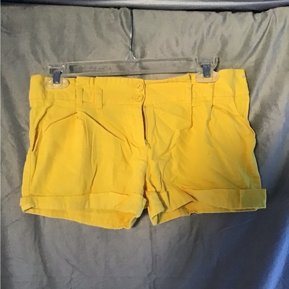 Costa Blanca women short size 4 ( Bag W )